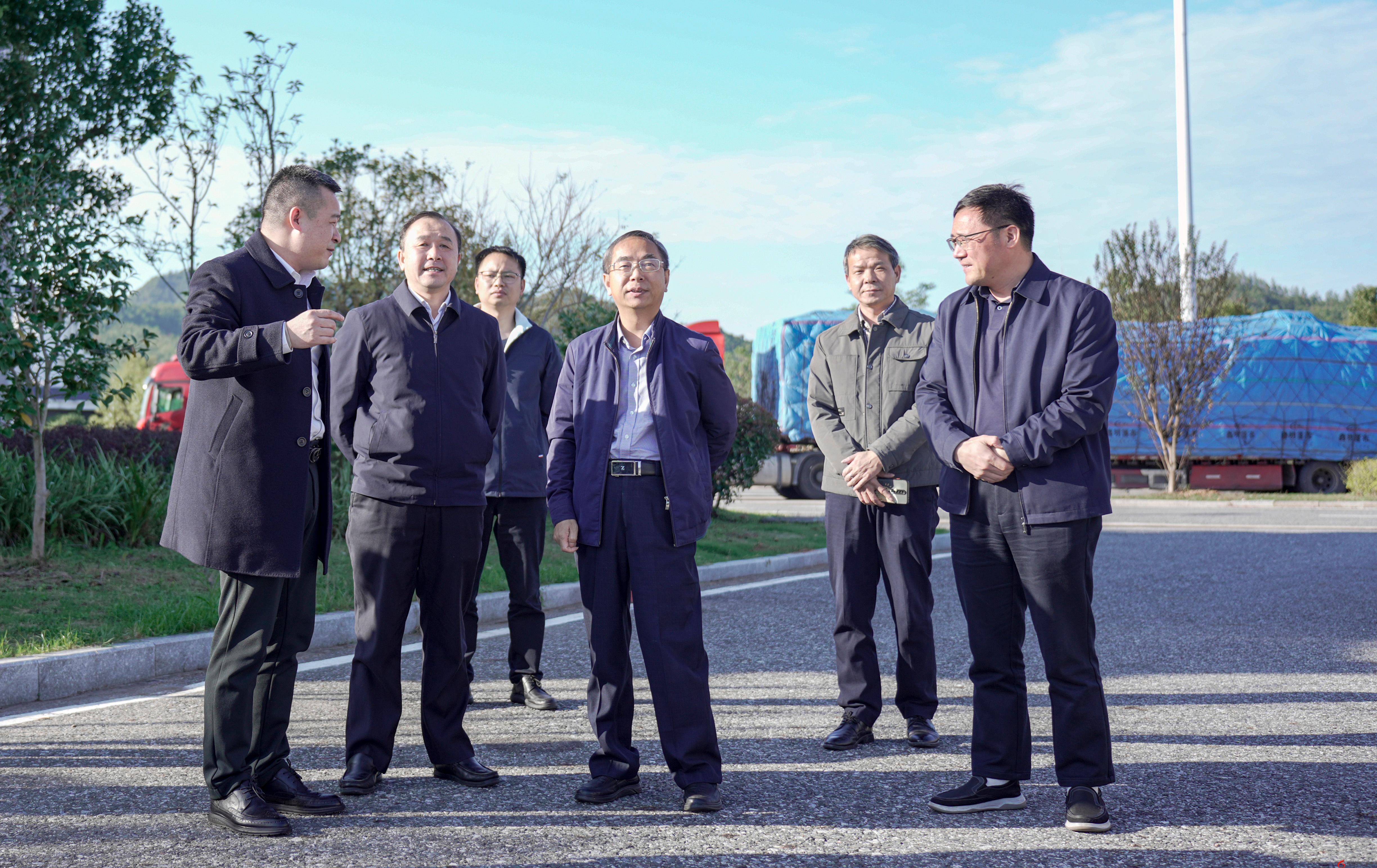 市国资委党委书记、主任吴诗东到赣州交控集团调研国企改革发展等工作
